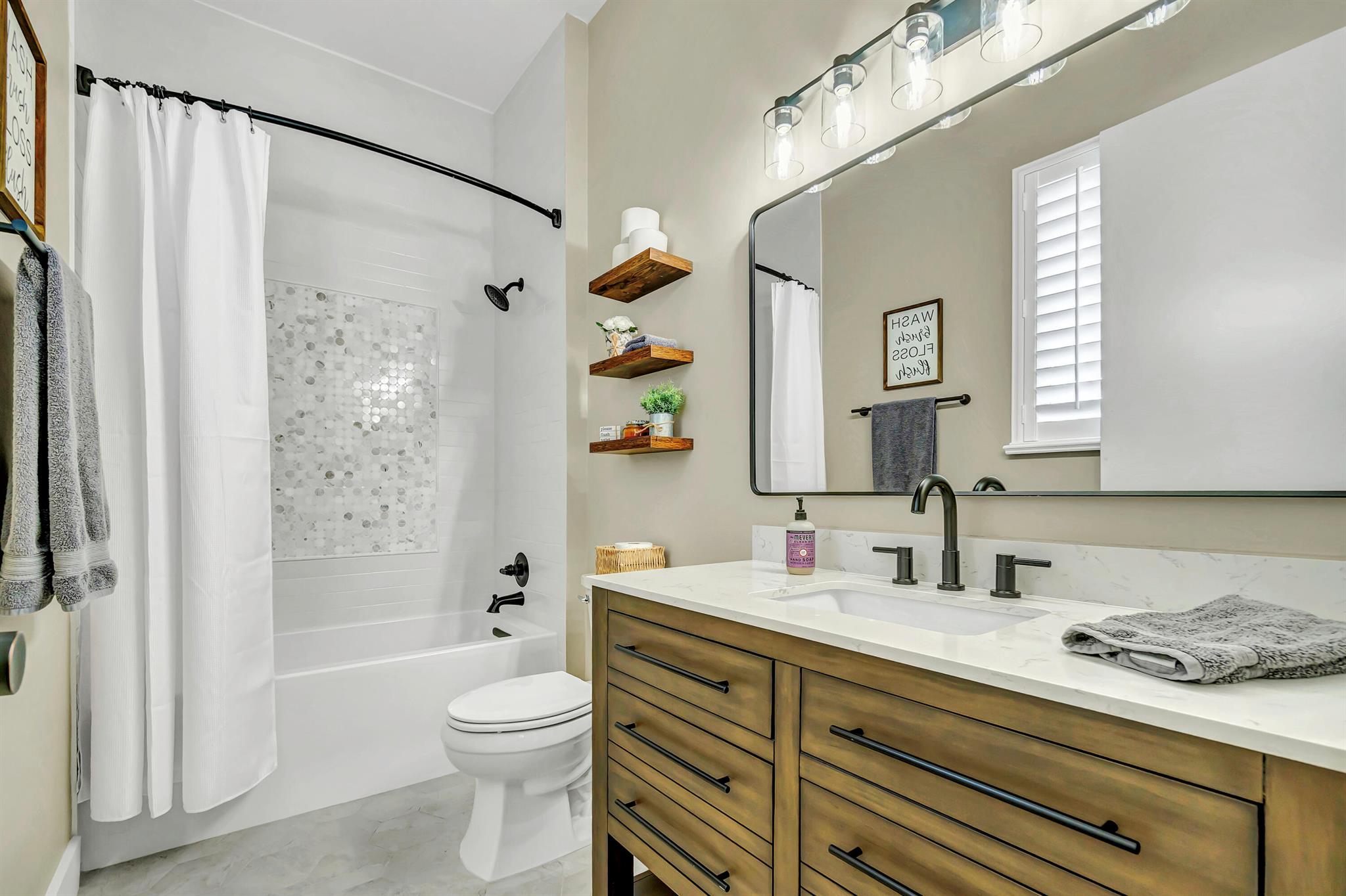 BREAKERS WEST 16 - Residential