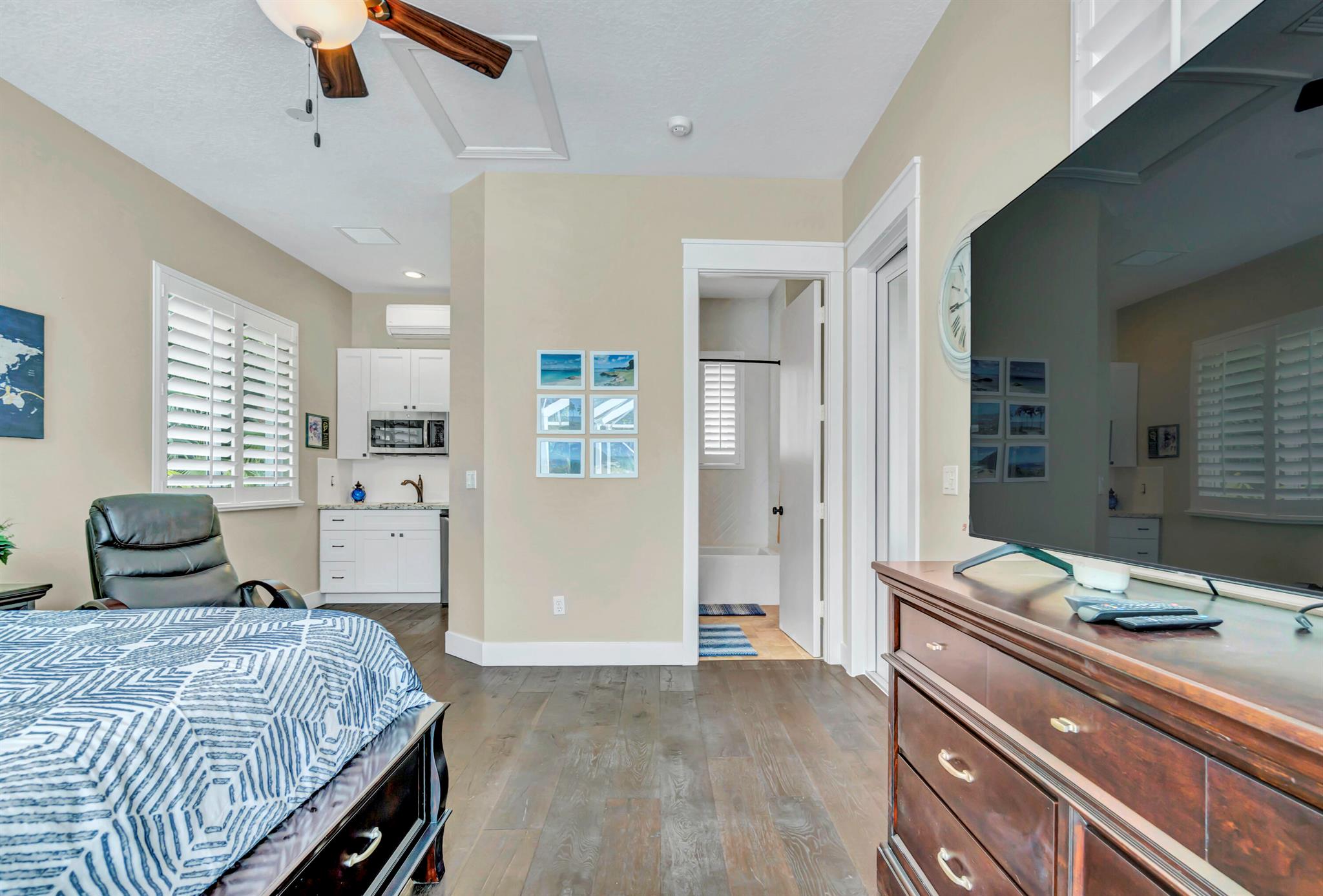 BREAKERS WEST 16 - Residential