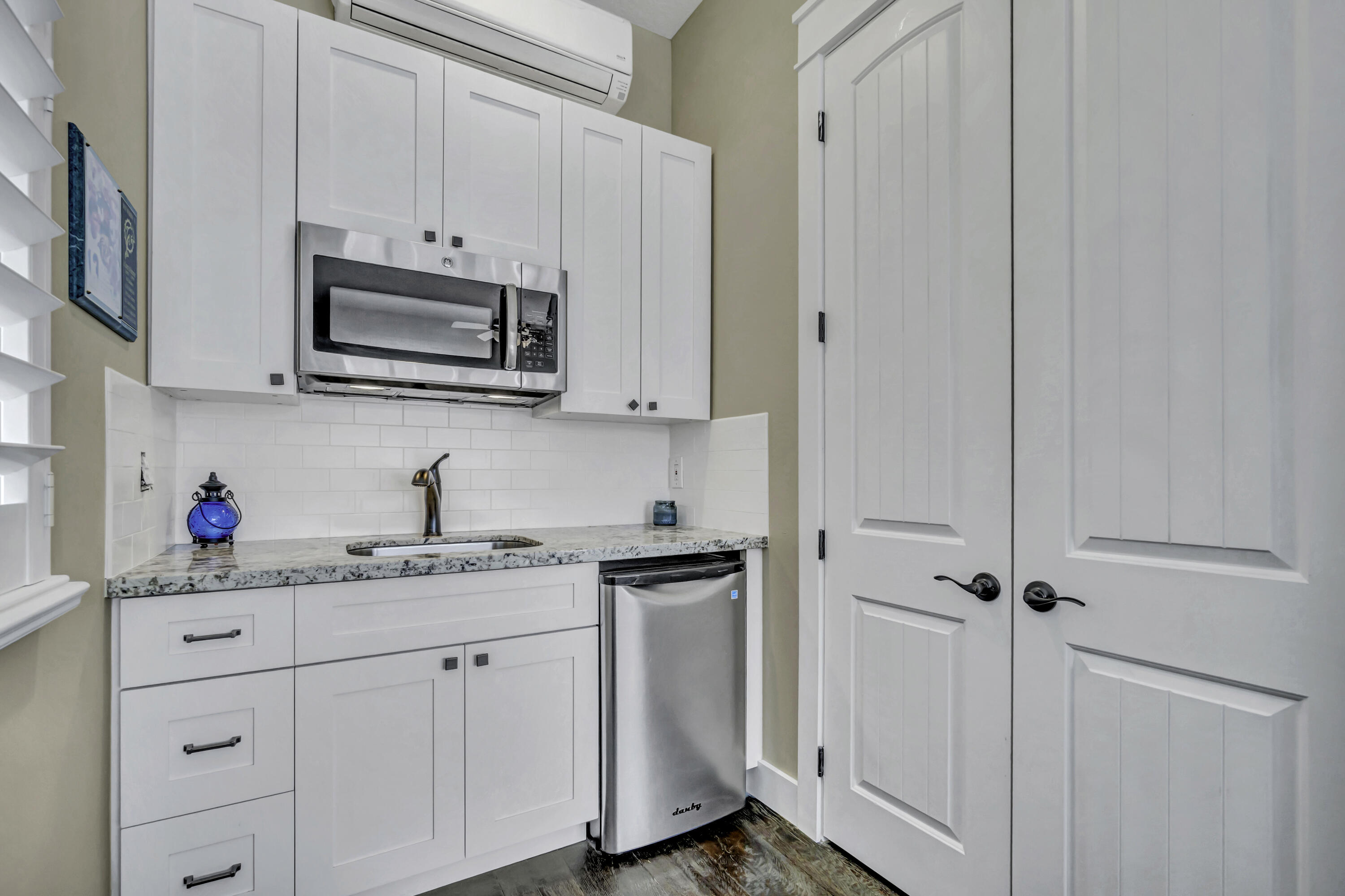 BREAKERS WEST 16 - Residential