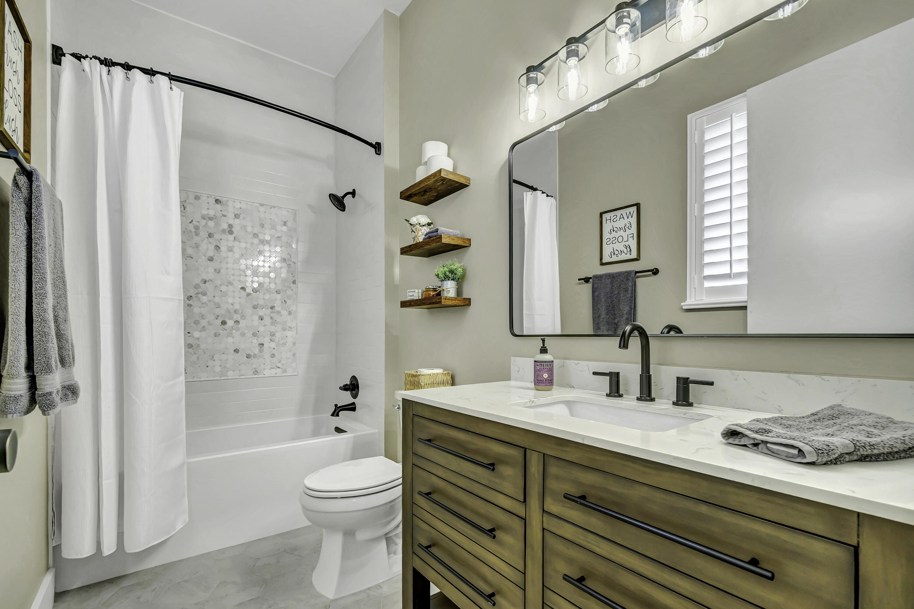 BREAKERS WEST 16 - Residential