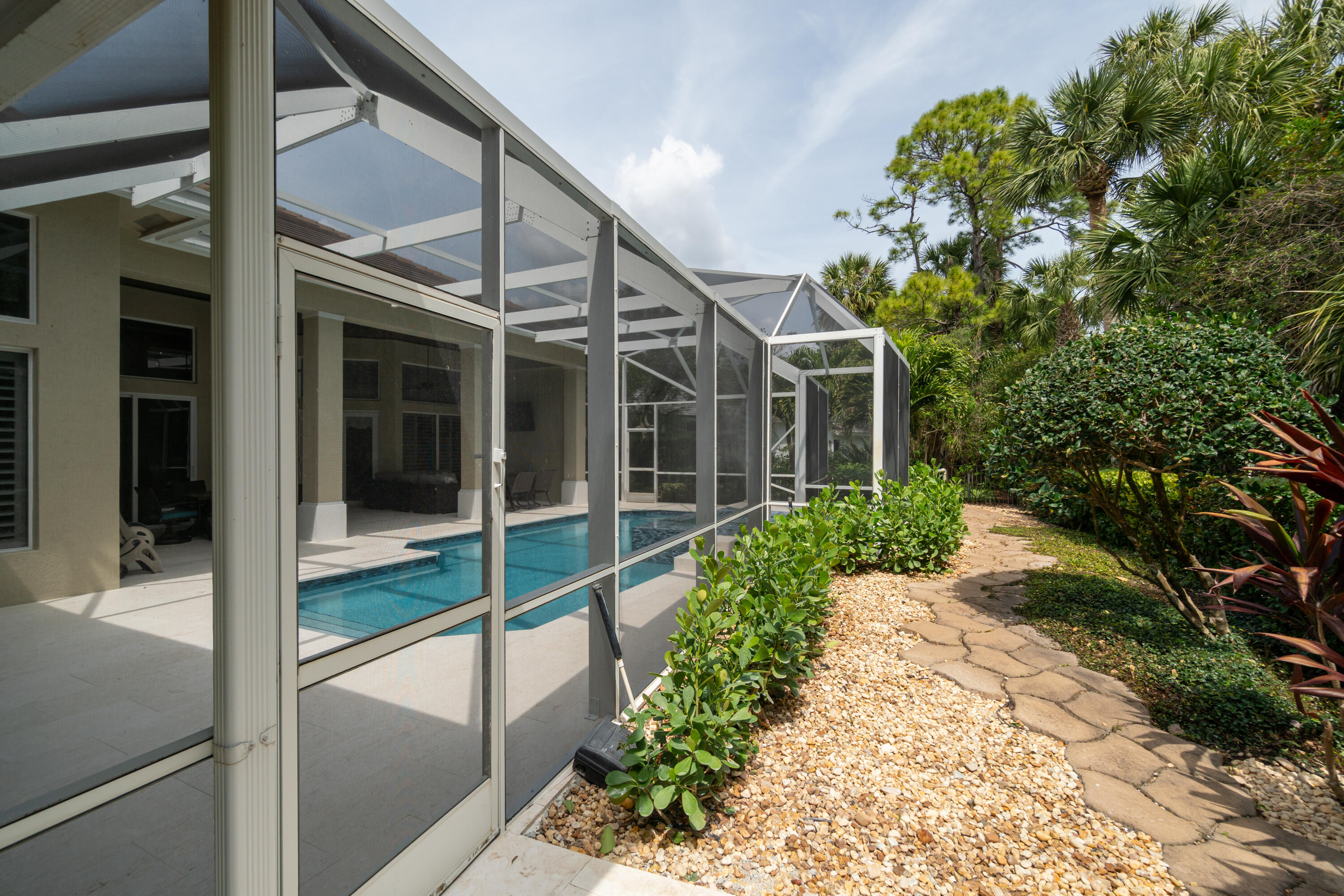 BREAKERS WEST 16 - Residential