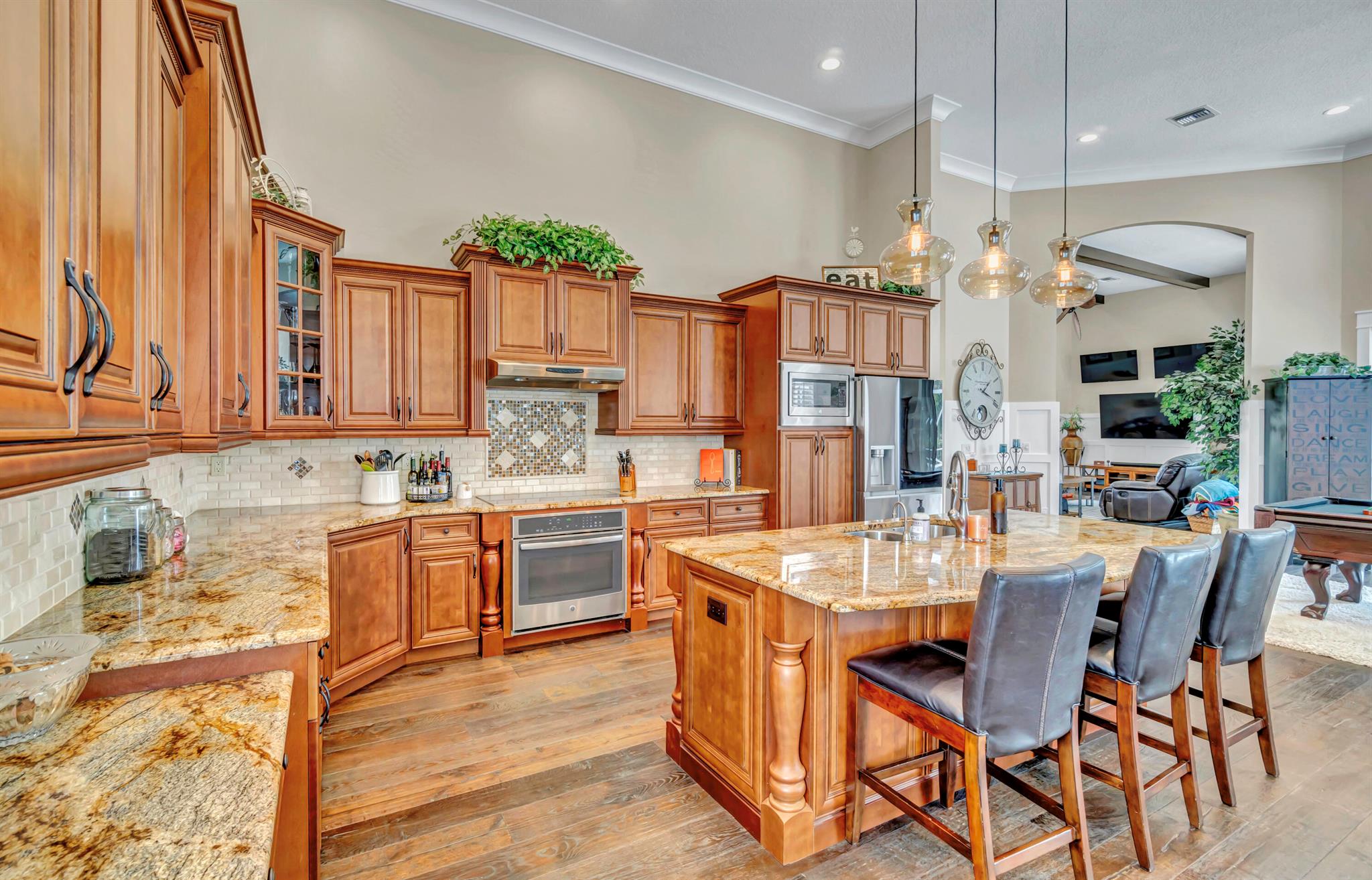 BREAKERS WEST 16 - Residential