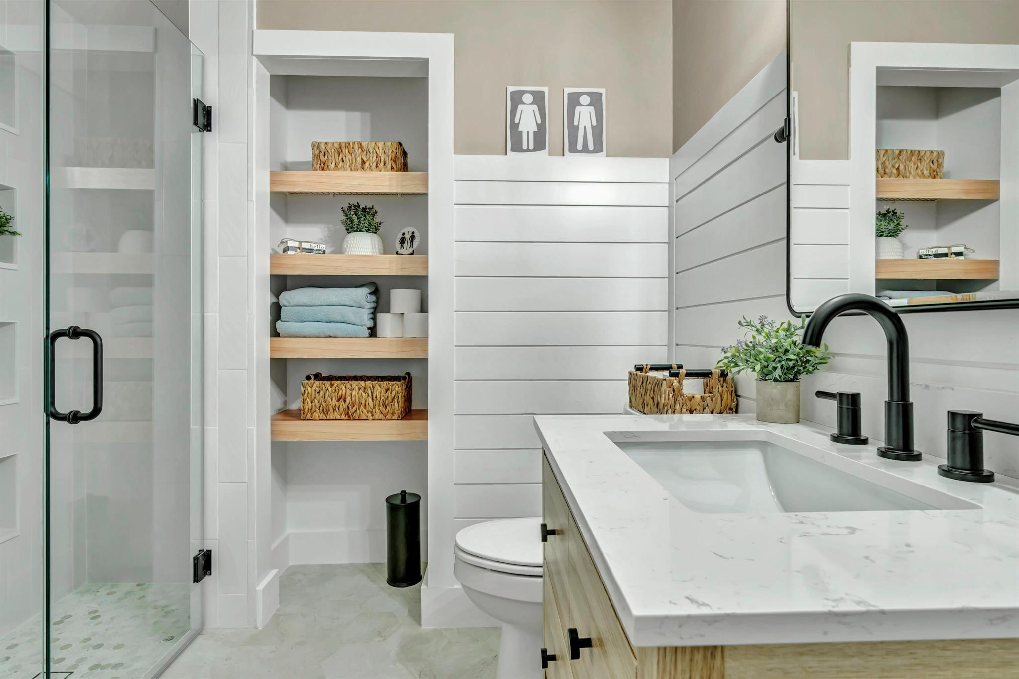 BREAKERS WEST 16 - Residential