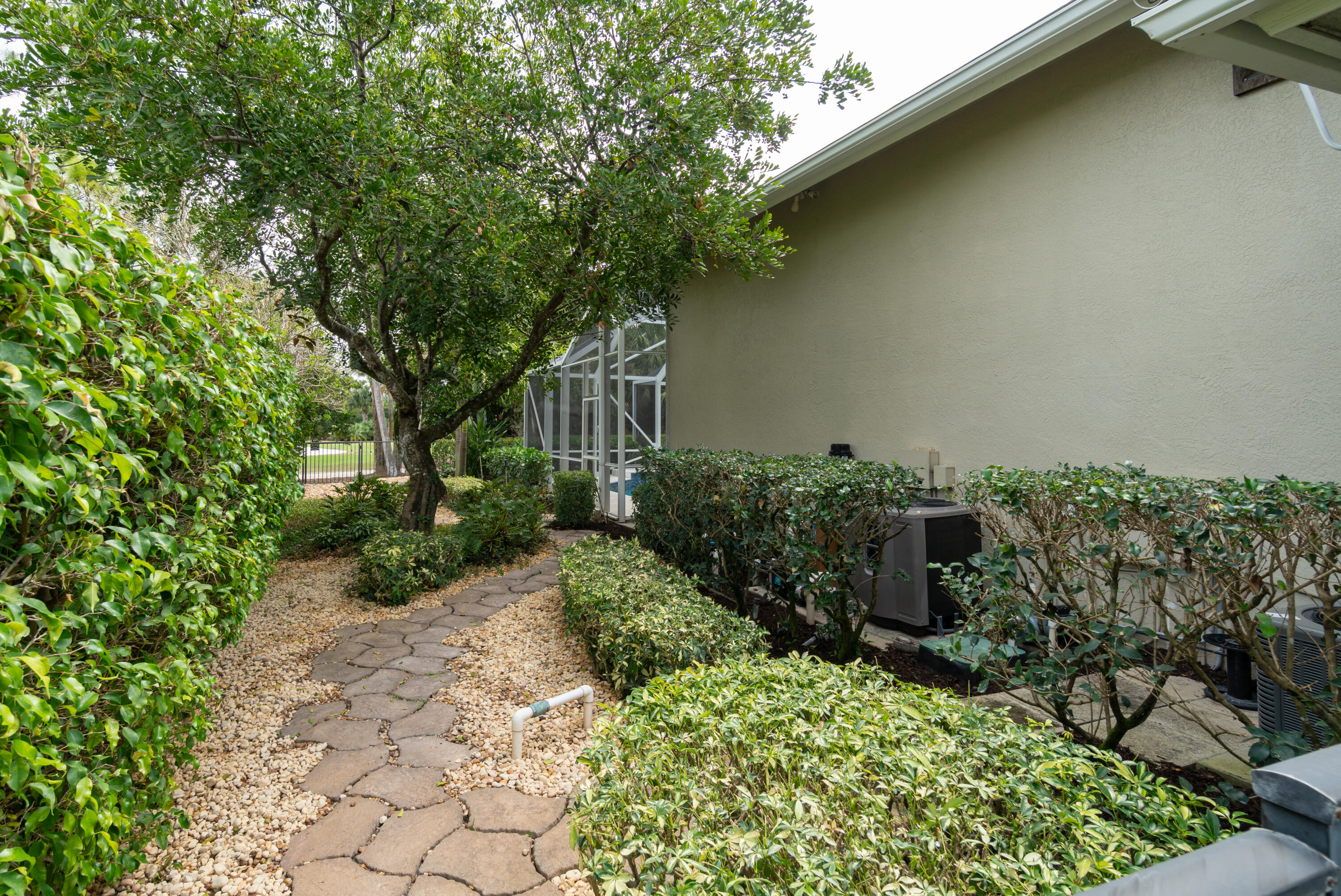 BREAKERS WEST 16 - Residential