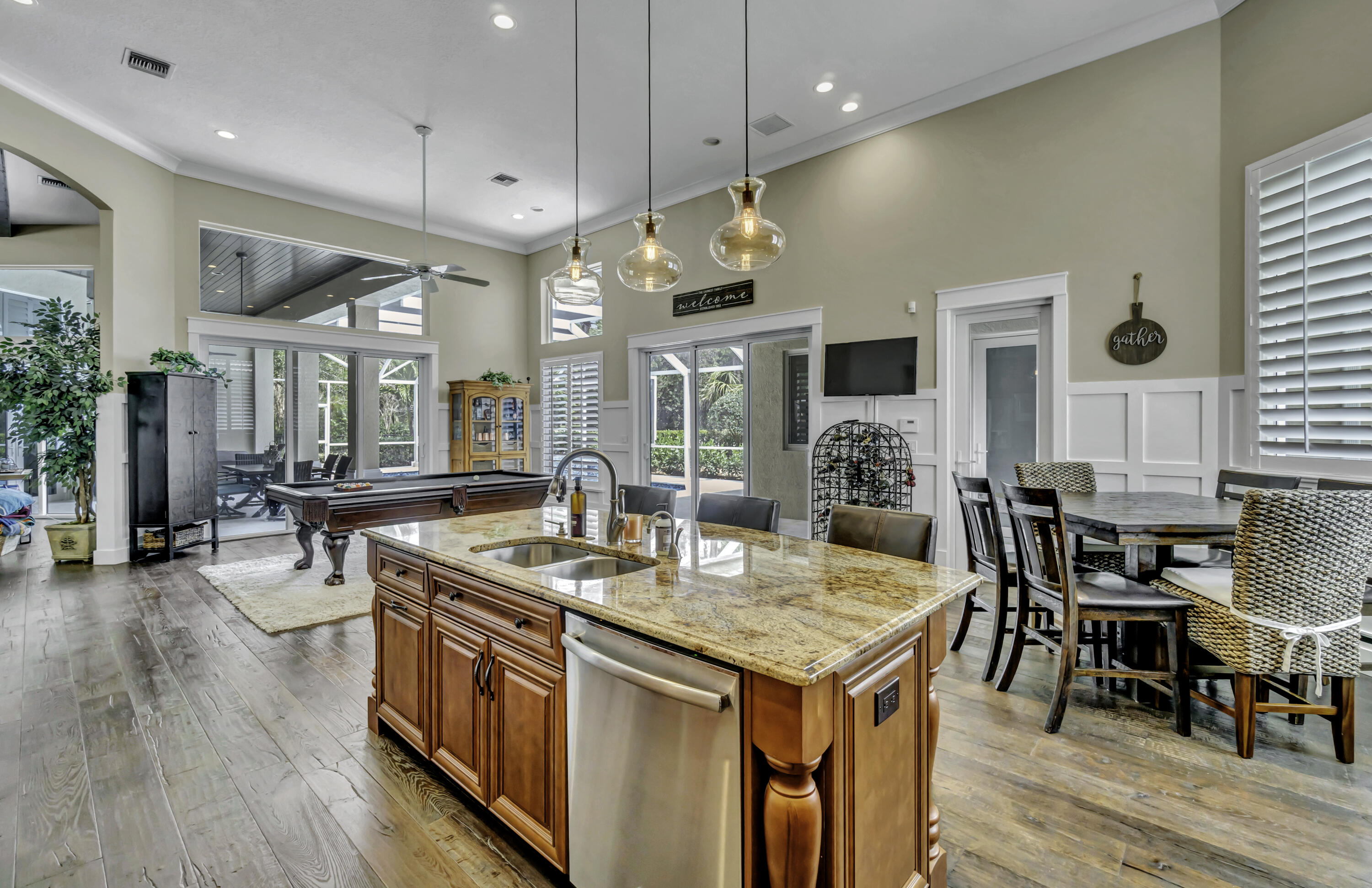 BREAKERS WEST 16 - Residential