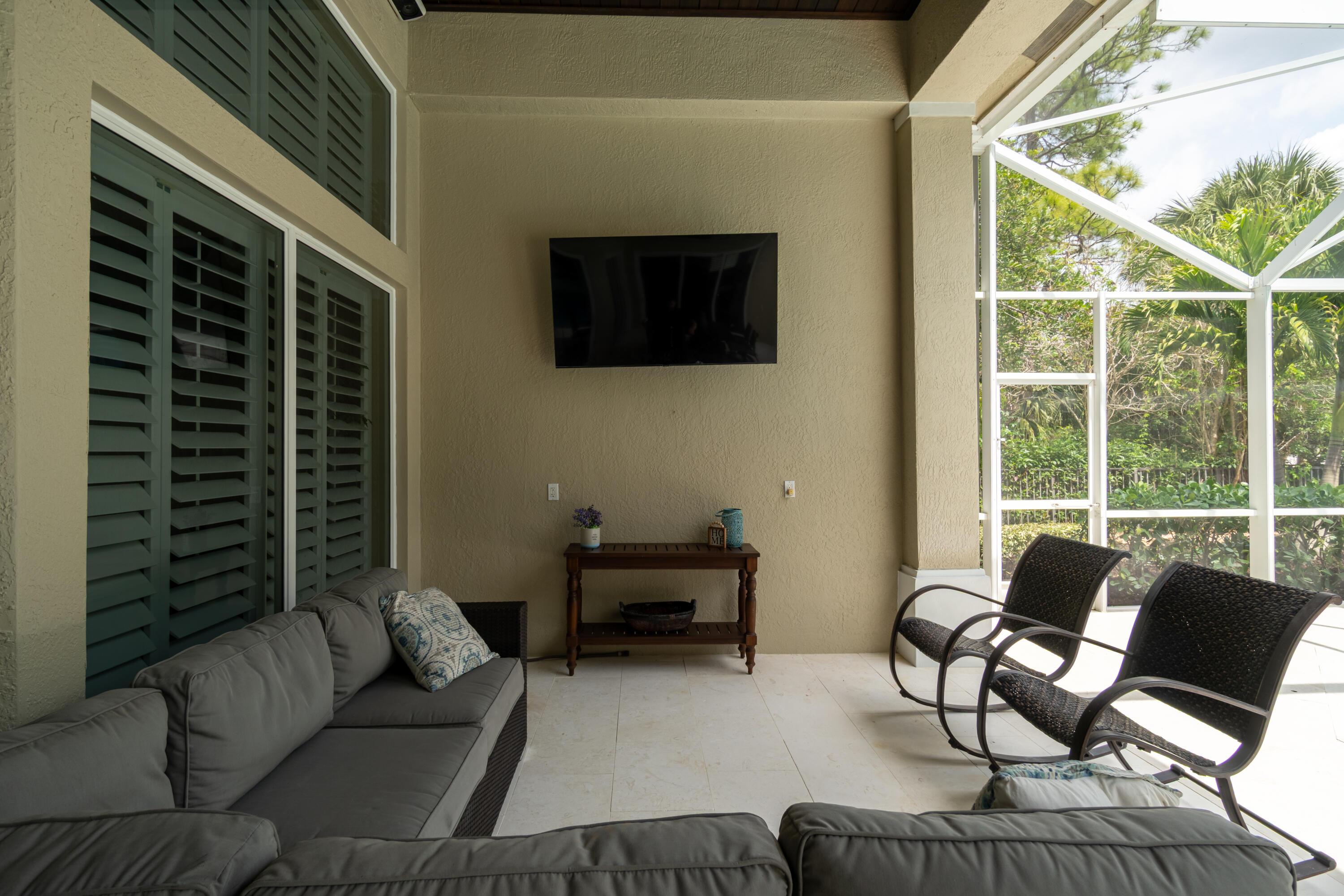 BREAKERS WEST 16 - Residential