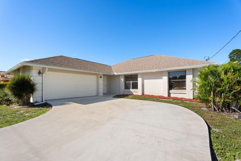 Photo of 2268 SE Lucaya Street, Port St Lucie, FL 34952 (MLS # R11137030)