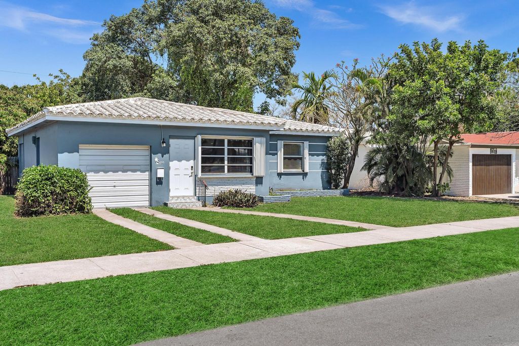 Photo of 1845 Sherman Street, Hollywood, FL 33020 (MLS # B26002881)