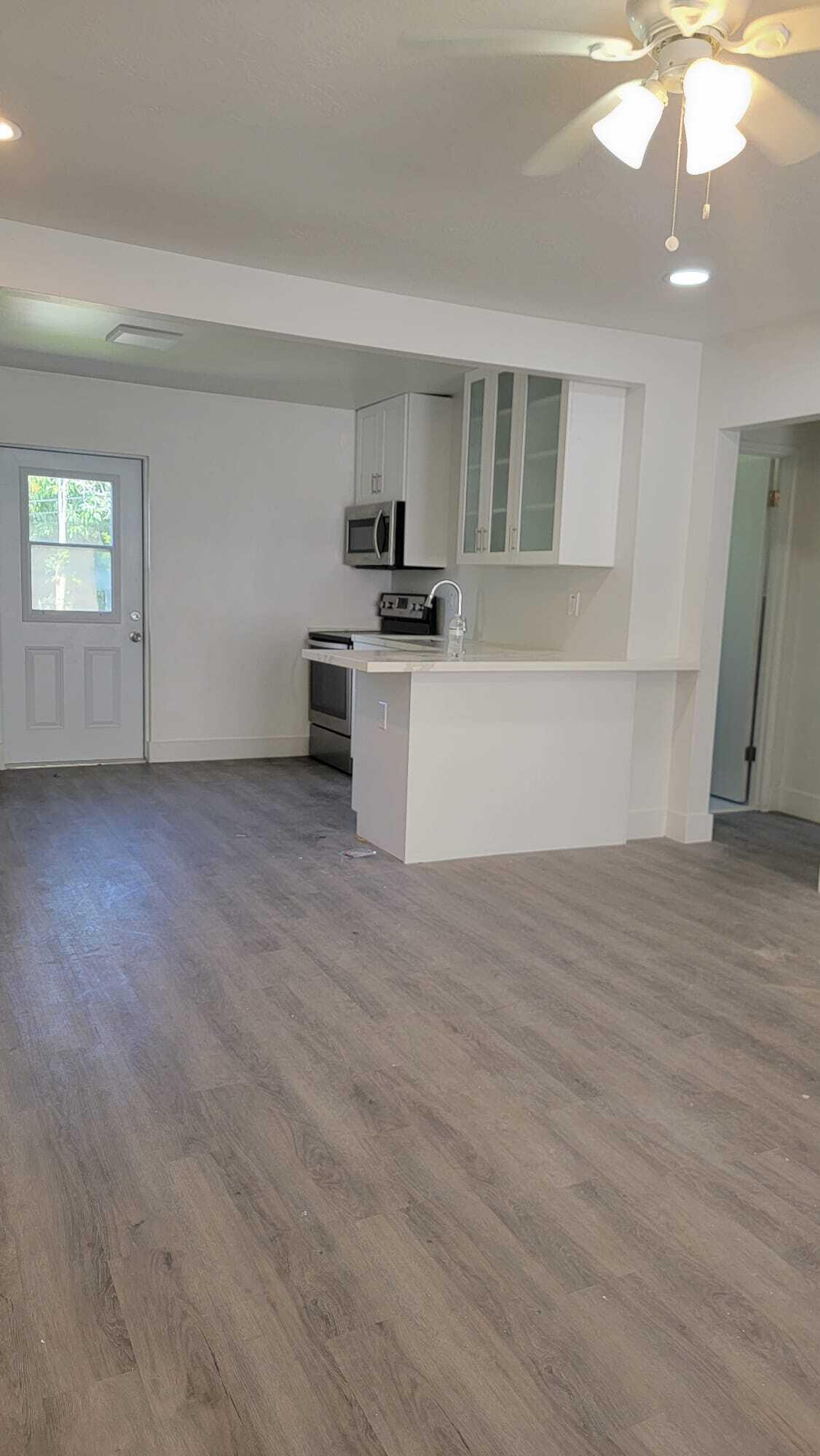 NORTH HOLLYWOOD - Residential Lease