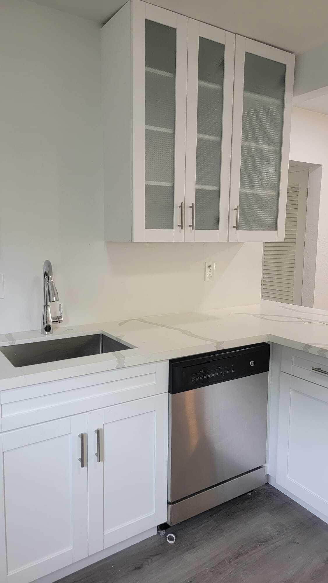 NORTH HOLLYWOOD - Residential Lease