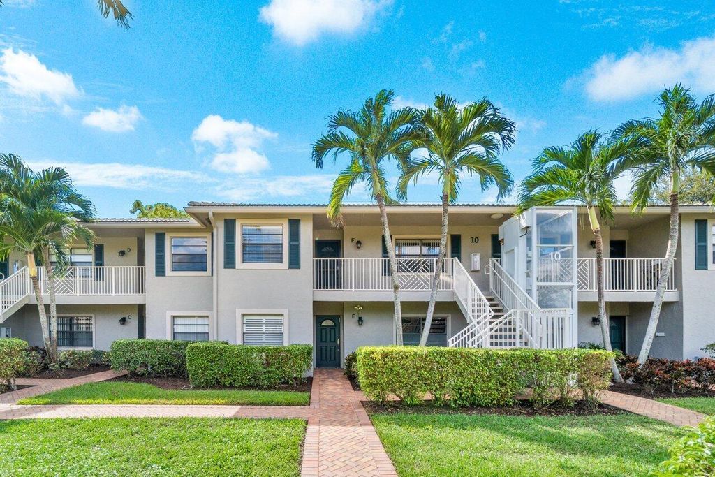 Photo of 10 Stratford Drive #F, Boynton Beach, FL 33436 (MLS # R10934906)