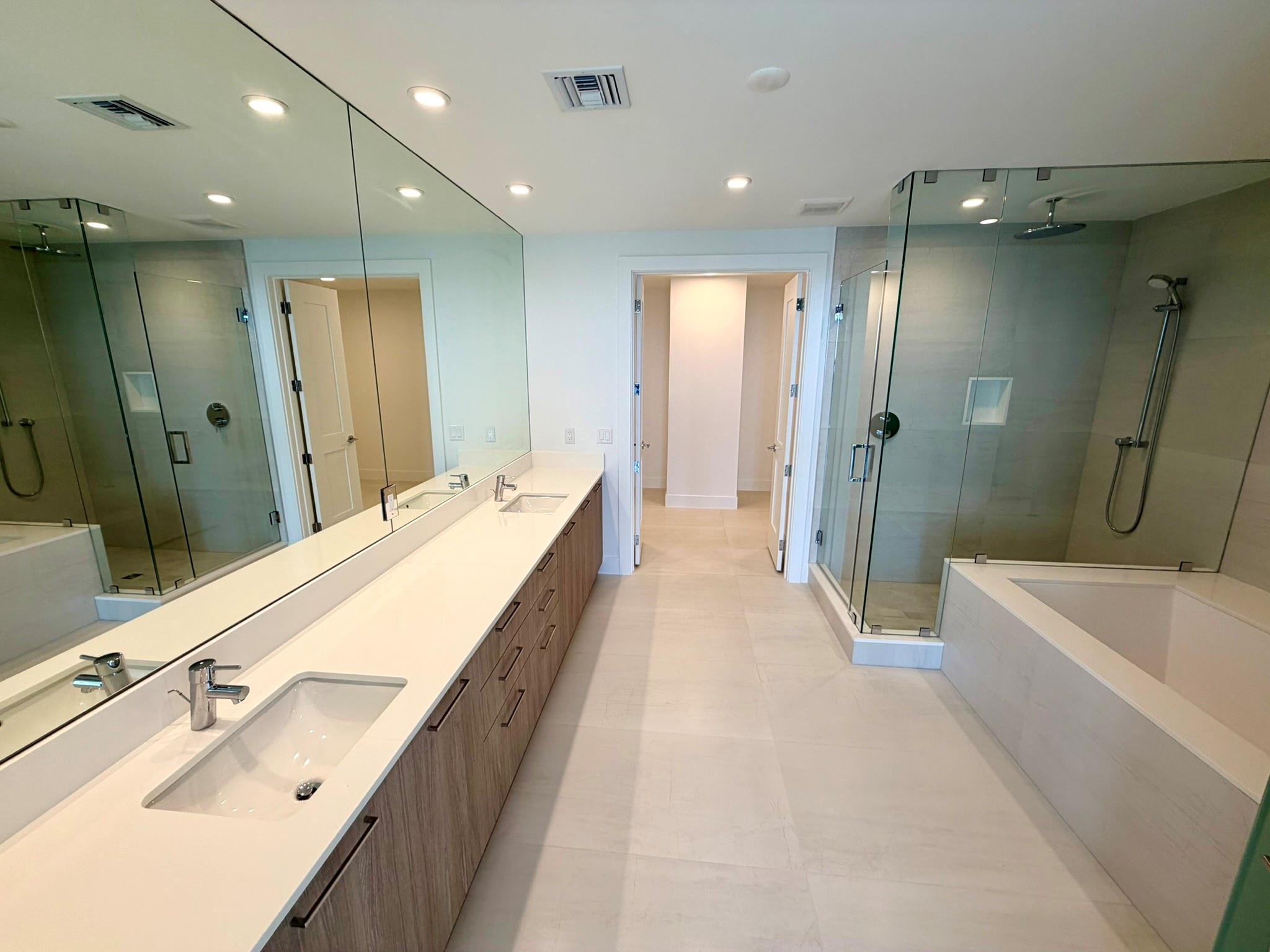 SELENE OCEANFRONT RESIDEN - Residential