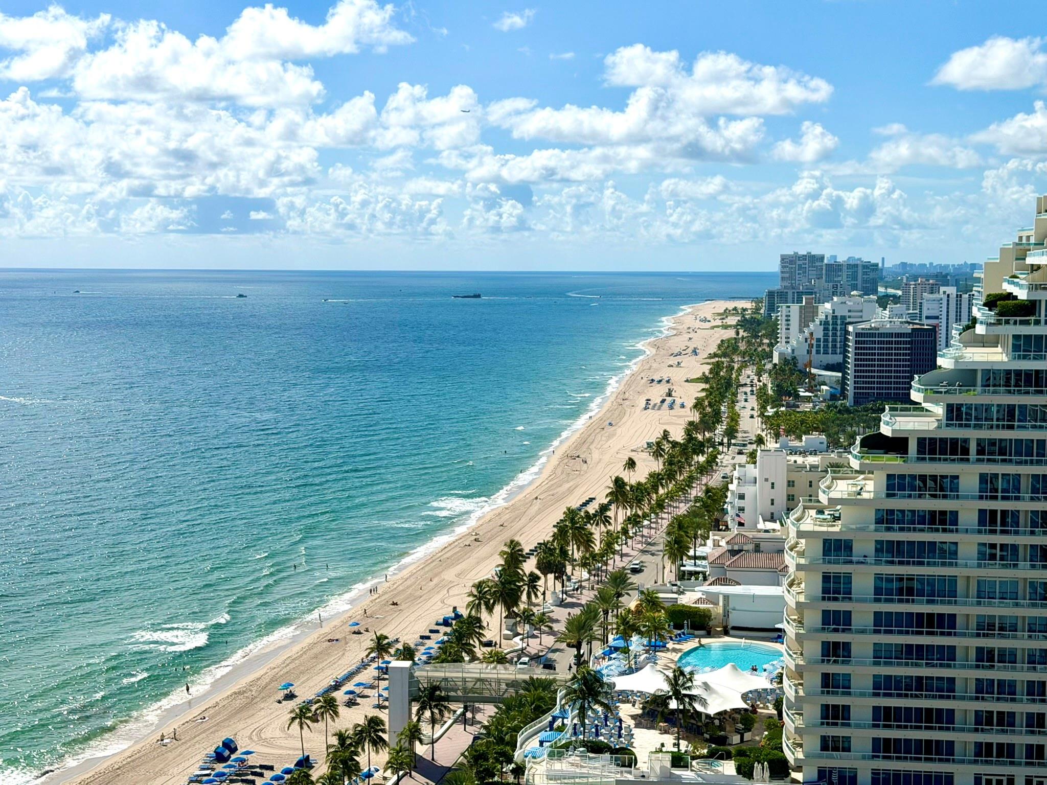 SELENE OCEANFRONT RESIDEN - Residential