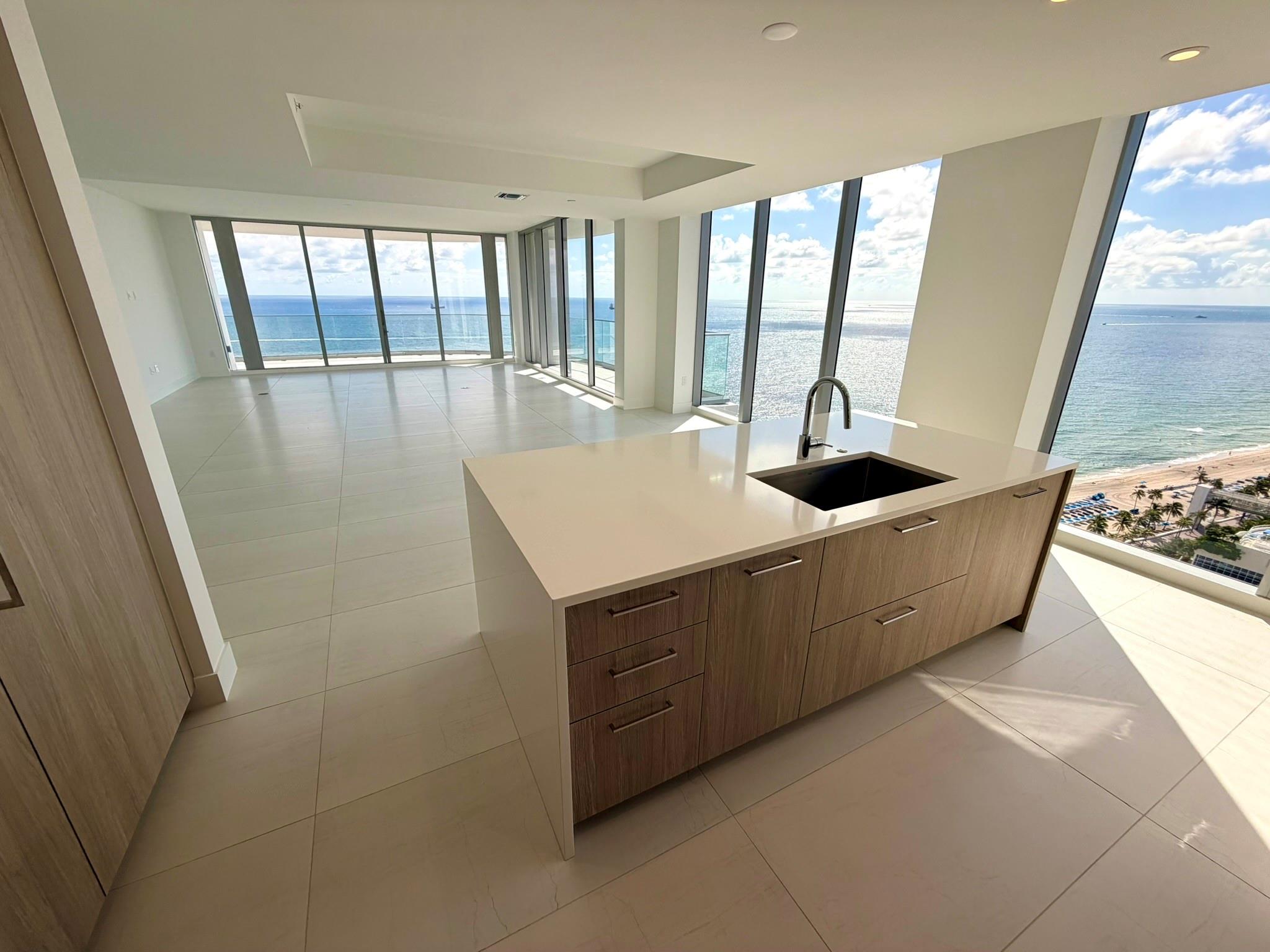 SELENE OCEANFRONT RESIDEN - Residential