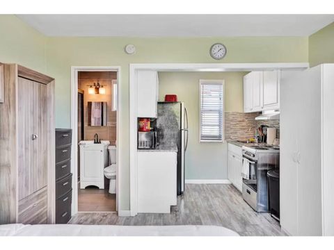Tiny photo for 336 Arthur Street #124, Hollywood, FL 33019 (MLS # B26010597)