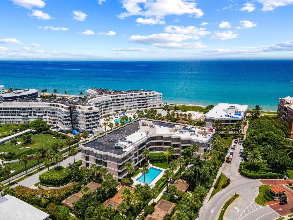 LEVERETT HOUSE COND DECL FILED 9-22-82 - Residential