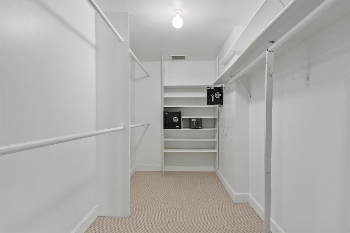 LEVERETT HOUSE COND DECL FILED 9-22-82 - Residential