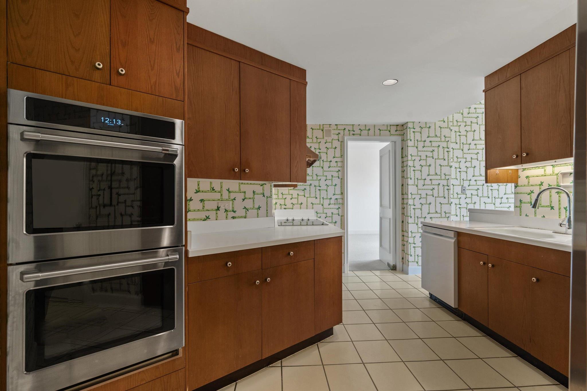 LEVERETT HOUSE COND DECL - Residential