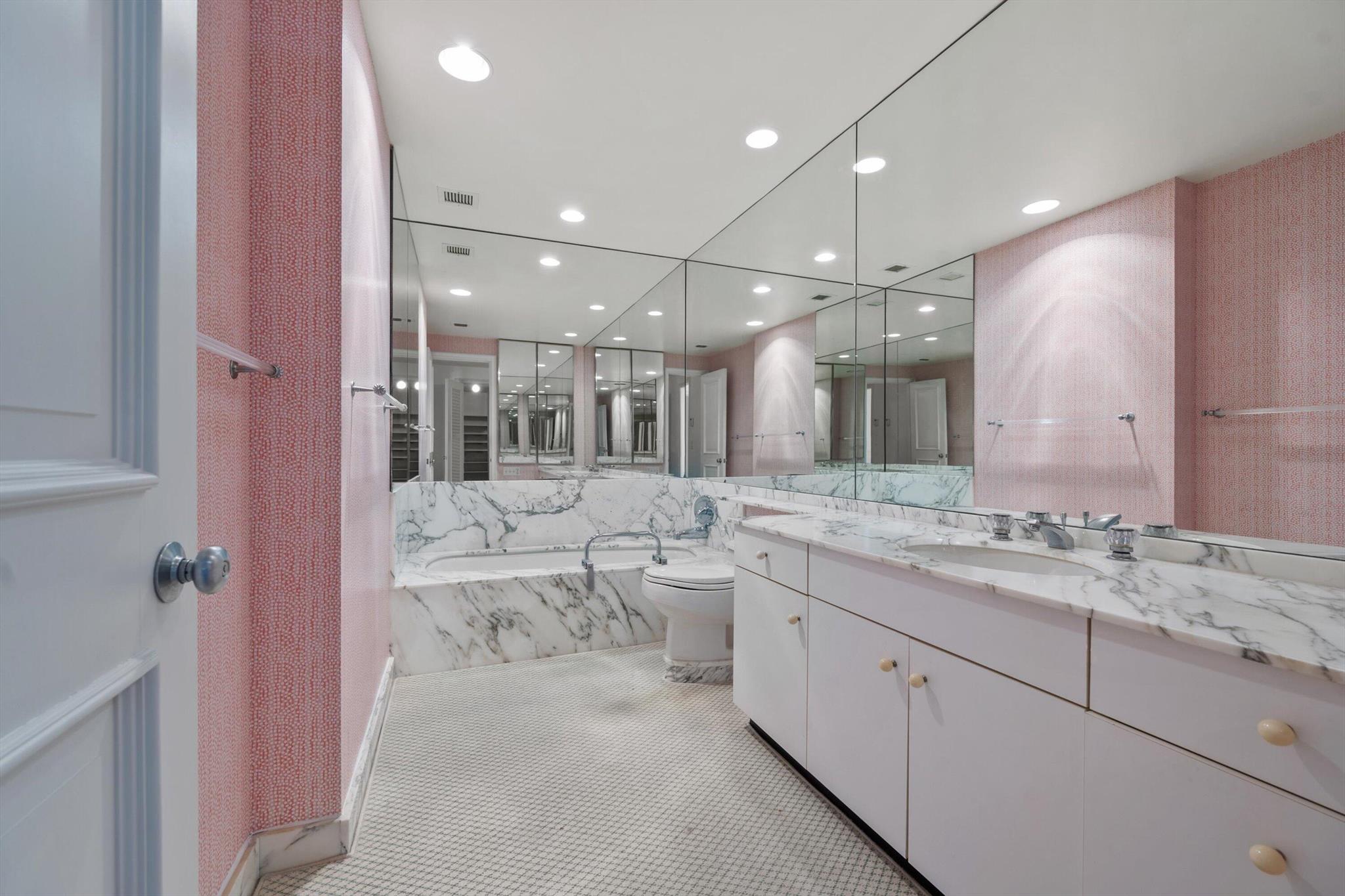 LEVERETT HOUSE COND DECL - Residential