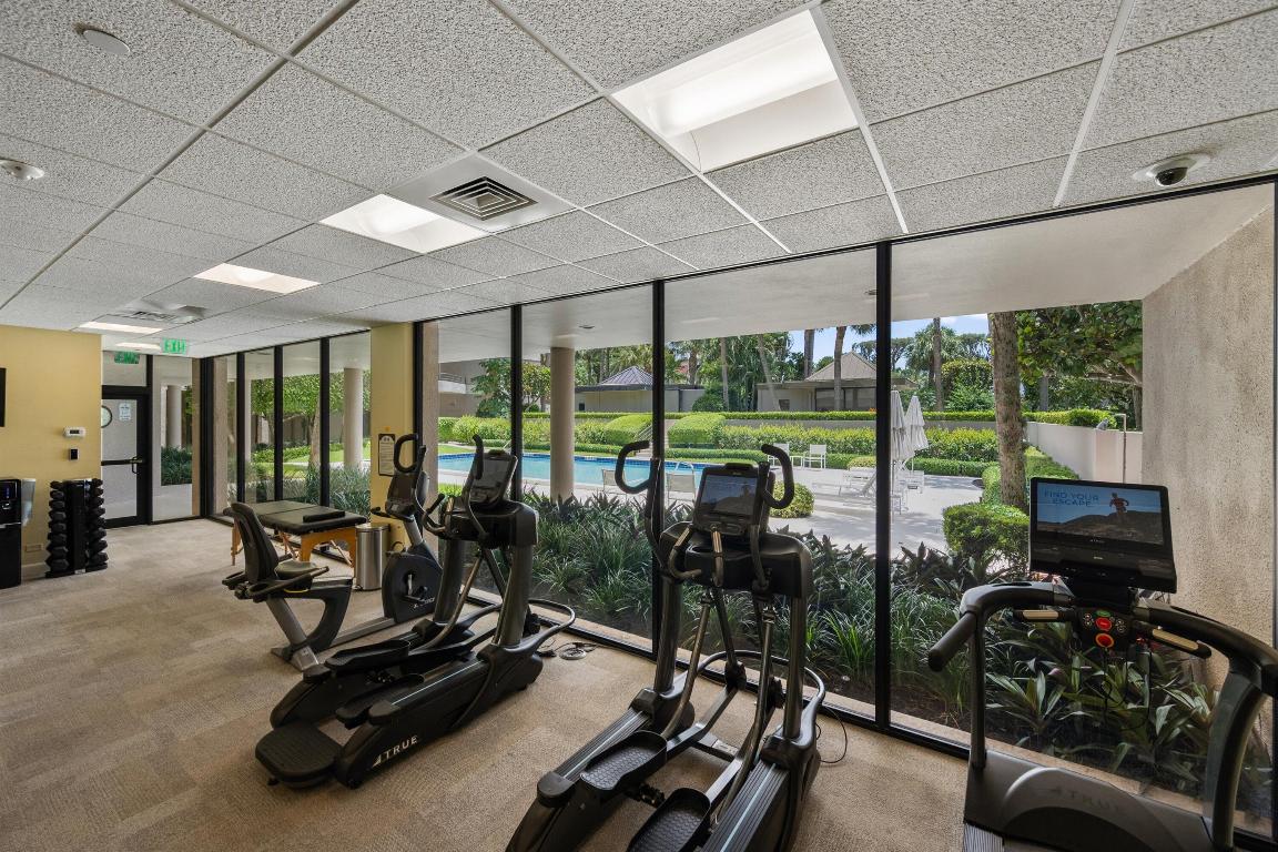 LEVERETT HOUSE COND DECL FILED 9-22-82 - Residential