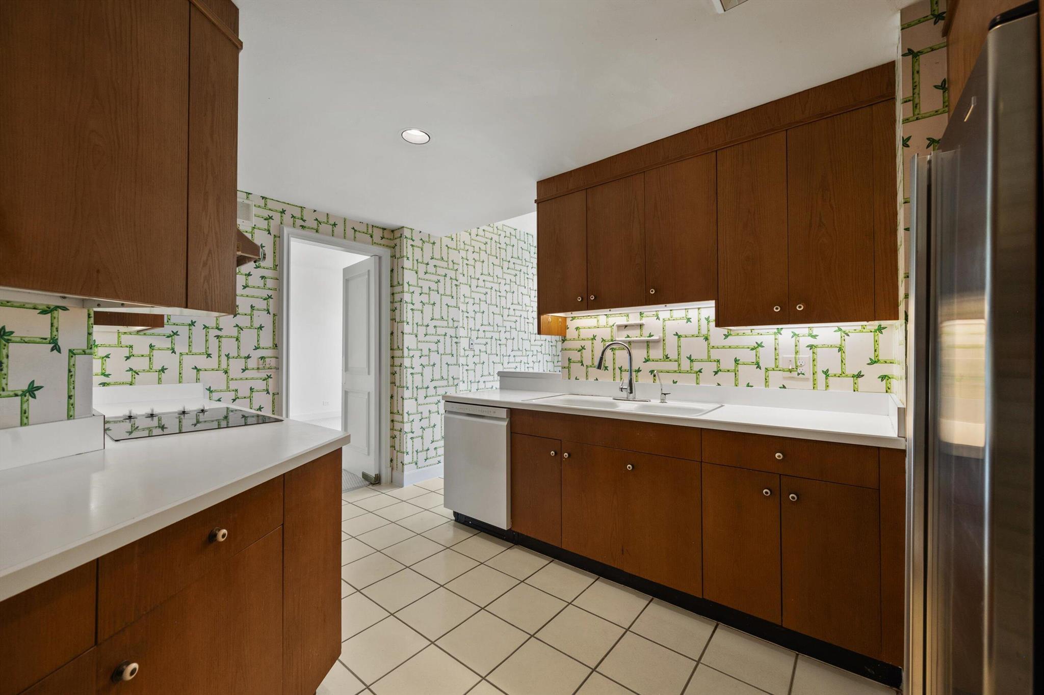 LEVERETT HOUSE COND DECL - Residential