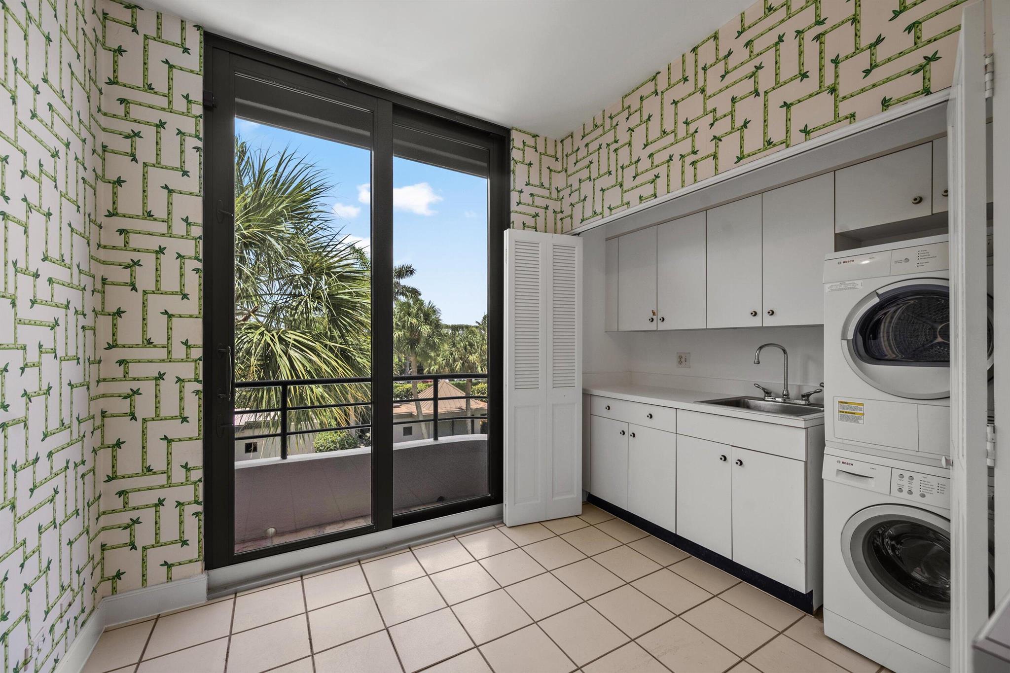 LEVERETT HOUSE COND DECL - Residential