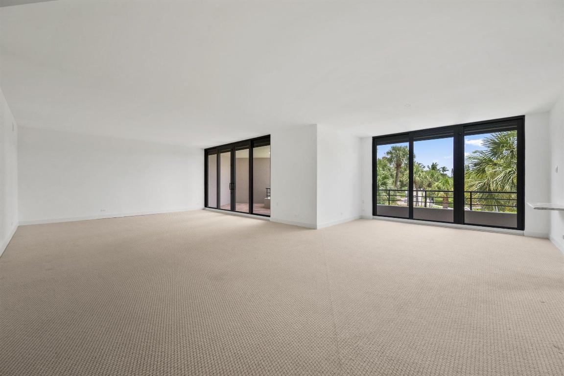 LEVERETT HOUSE COND DECL FILED 9-22-82 - Residential