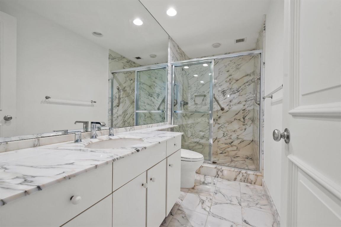 LEVERETT HOUSE COND DECL FILED 9-22-82 - Residential