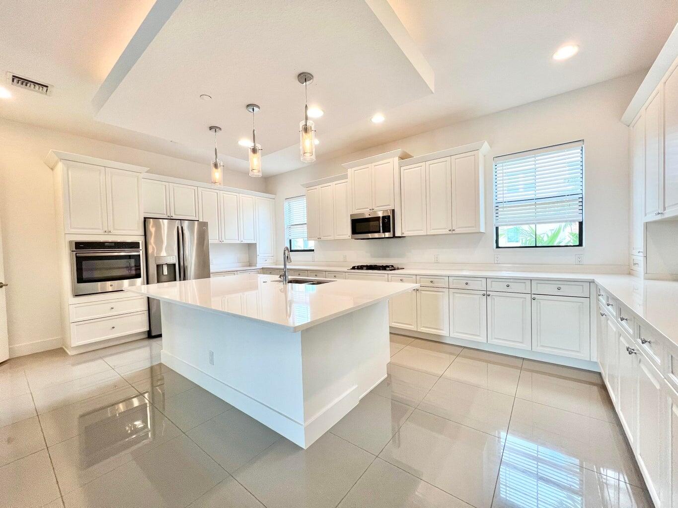 ALTON NEIGHBORHOOD 1 - Residential Lease