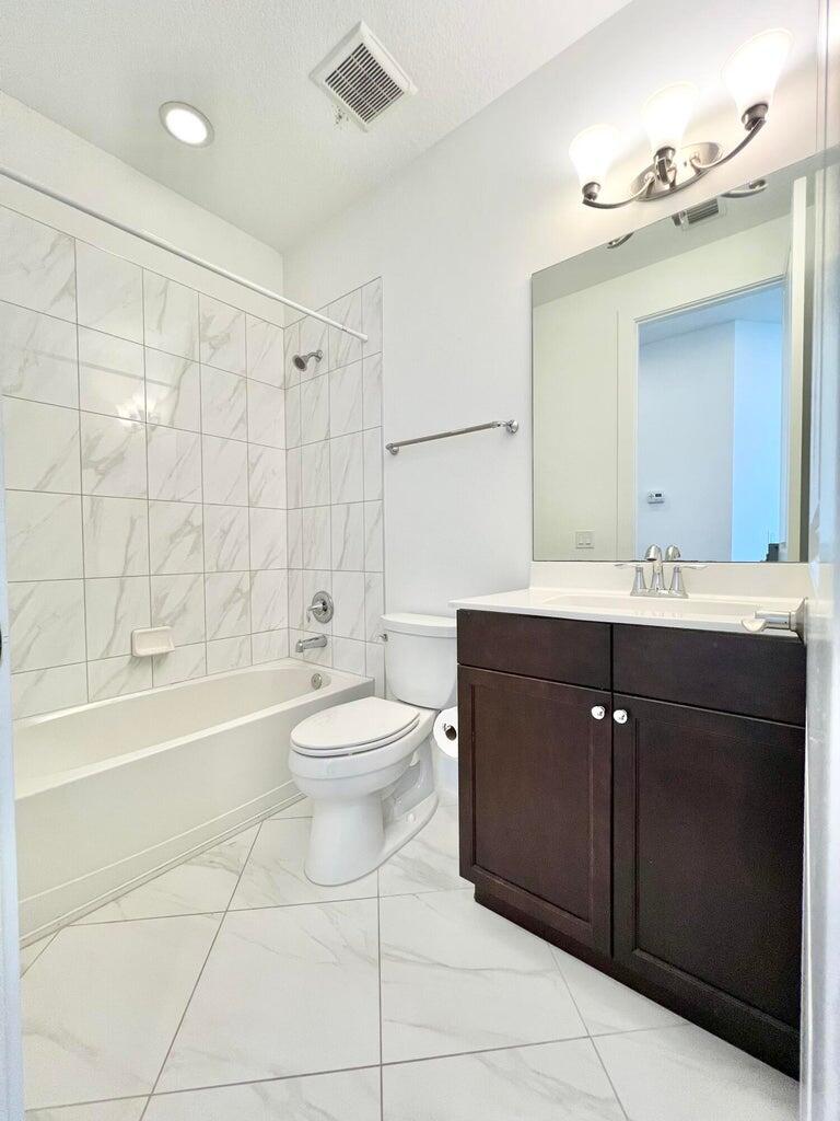 ALTON NEIGHBORHOOD 1 - Residential Lease