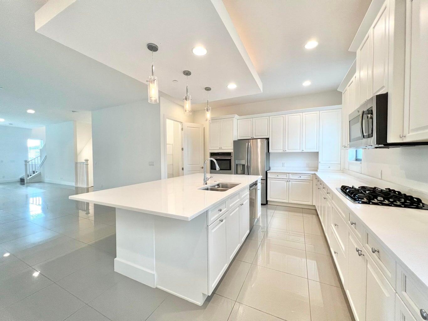 ALTON NEIGHBORHOOD 1 - Residential Lease