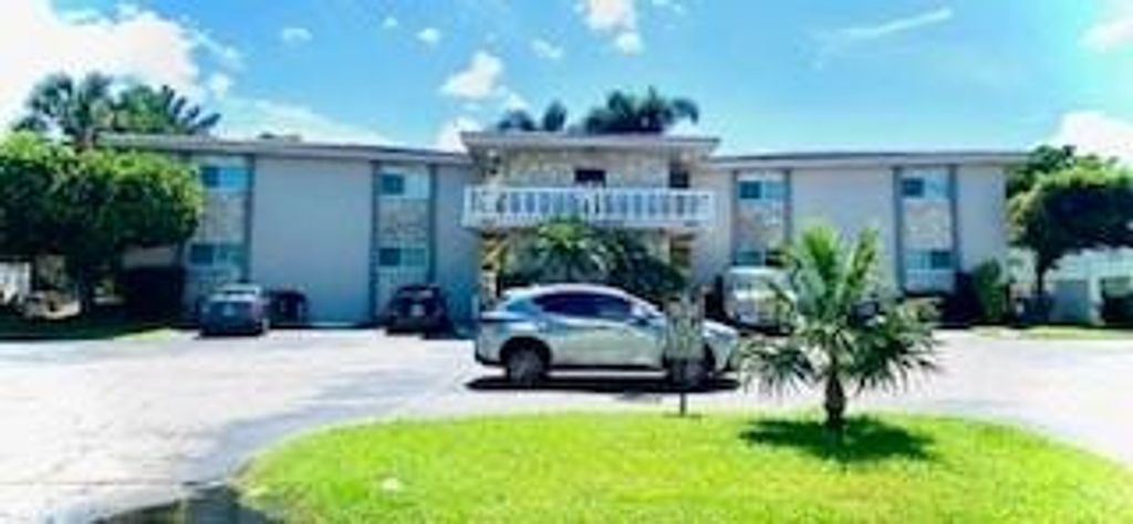 Photo of 2110 NE 39th Street #9B, Fort Lauderdale, FL 33308 (MLS # F10459823)