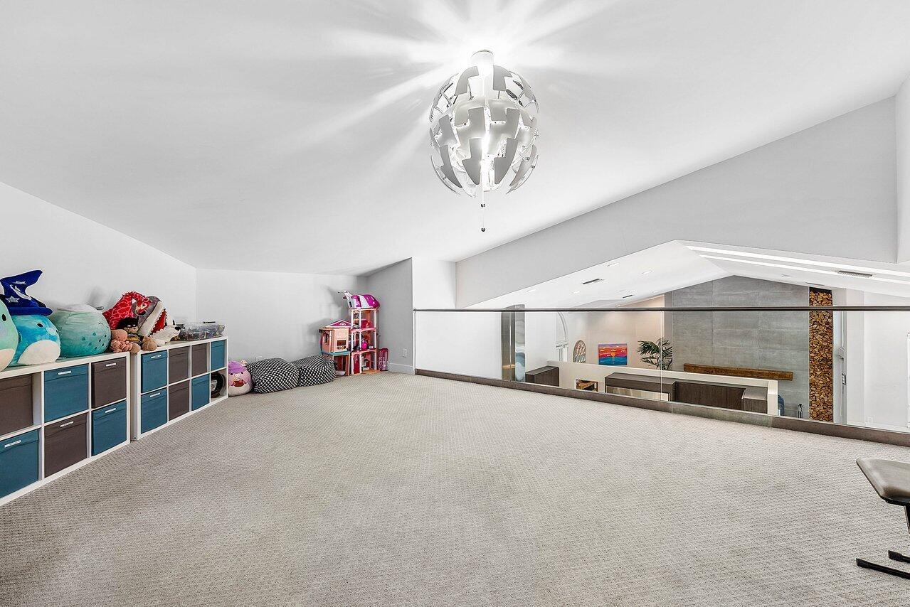 PADDOCK PARK 2 OF WELLING - Residential Lease