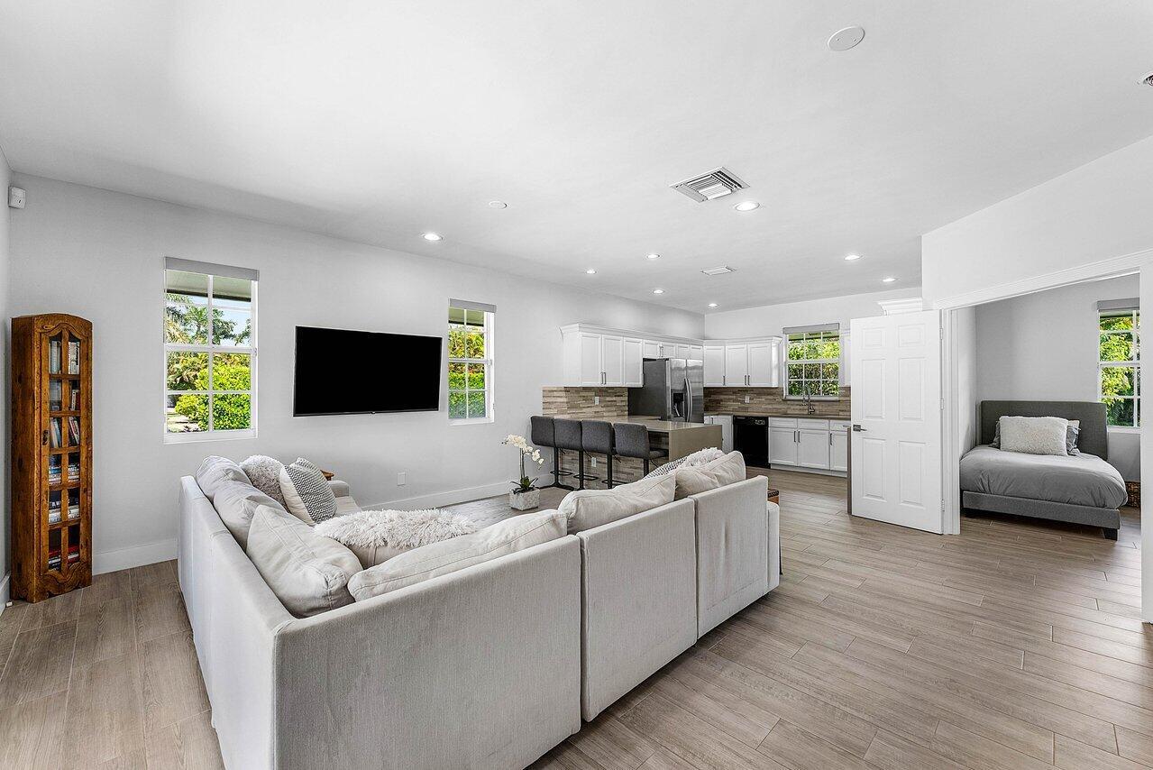 PADDOCK PARK 2 OF WELLING - Residential Lease