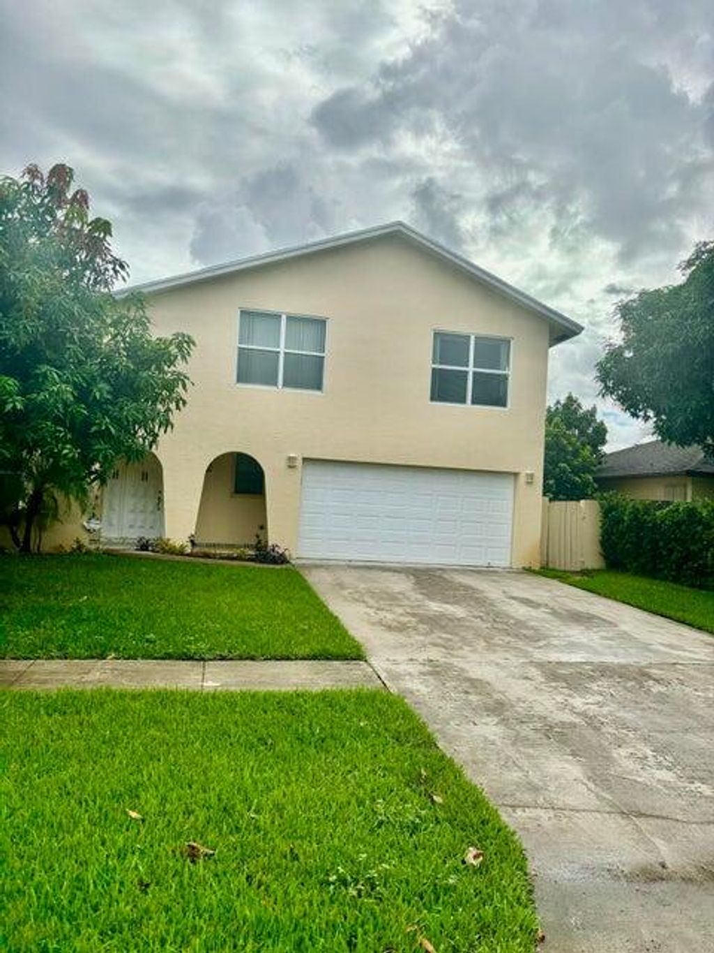 Photo of 650 Toxaway Drive, West Palm Beach, FL 33413 (MLS # R11145521)