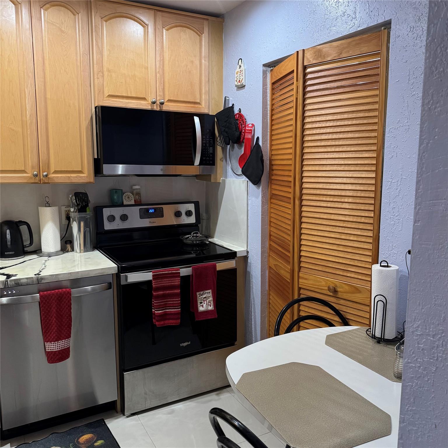 OAKBROOK - Residential