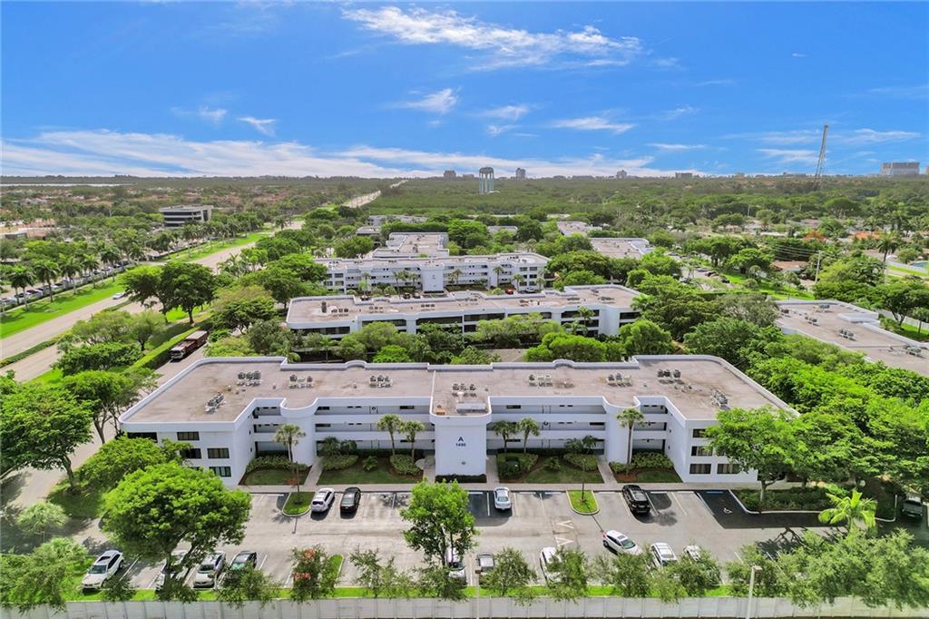 Introducing a spectacular residence nestled in a gated community east of US-1.
Offering an exceptional coastal lifestyle located in Hollywood Beach. With easy access to pristine sandy beaches within 2 miles. Enjoy vibrant waterfront dining options, embark on boating adventures.
This stunning 2-bedroom, 2-bathroom condo boasts over 1300 square feet of living space. One of the highlights of this remarkable condo is the expansive wrap-around balcony 244 sqft.
The open floor plan seamlessly connects the living, dining, and kitchen areas, providing an ideal space for comfort.
Additionally, the condo features a convenient washer and dryer hookup, Pet-friendly community and much more.