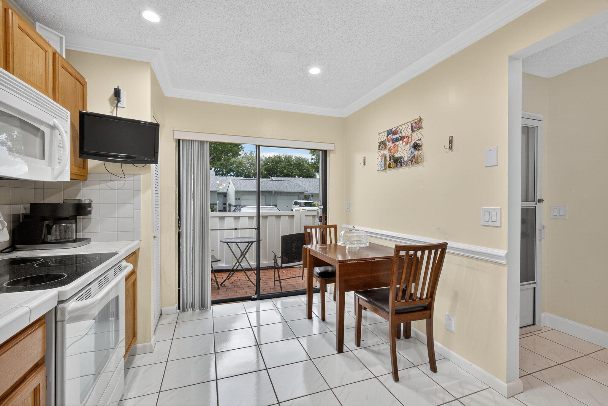 ARBOURS II OF THE PALM BEACHES CONDO - Residential