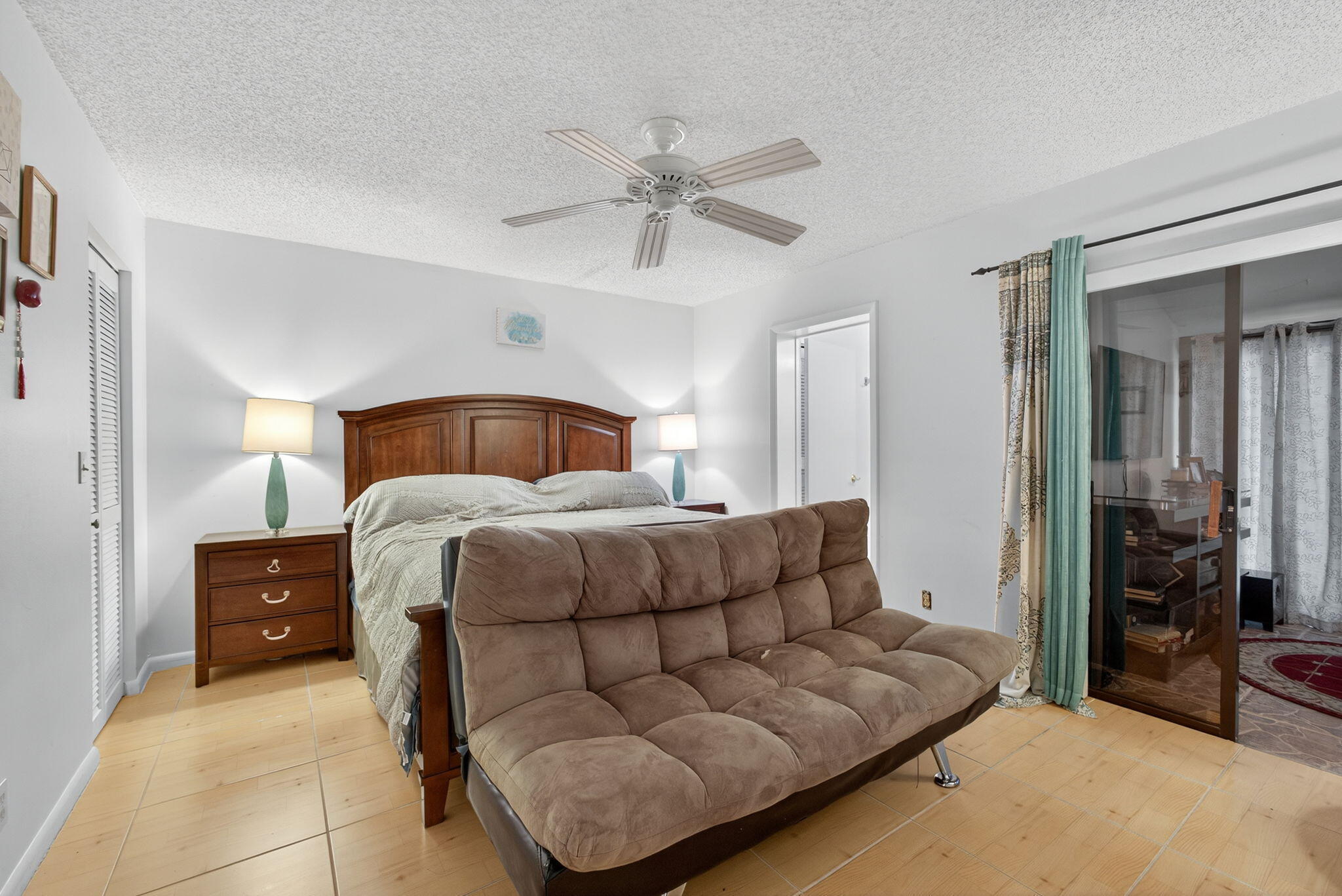 ARBOURS II OF THE PALM BEACHES CONDO - Residential