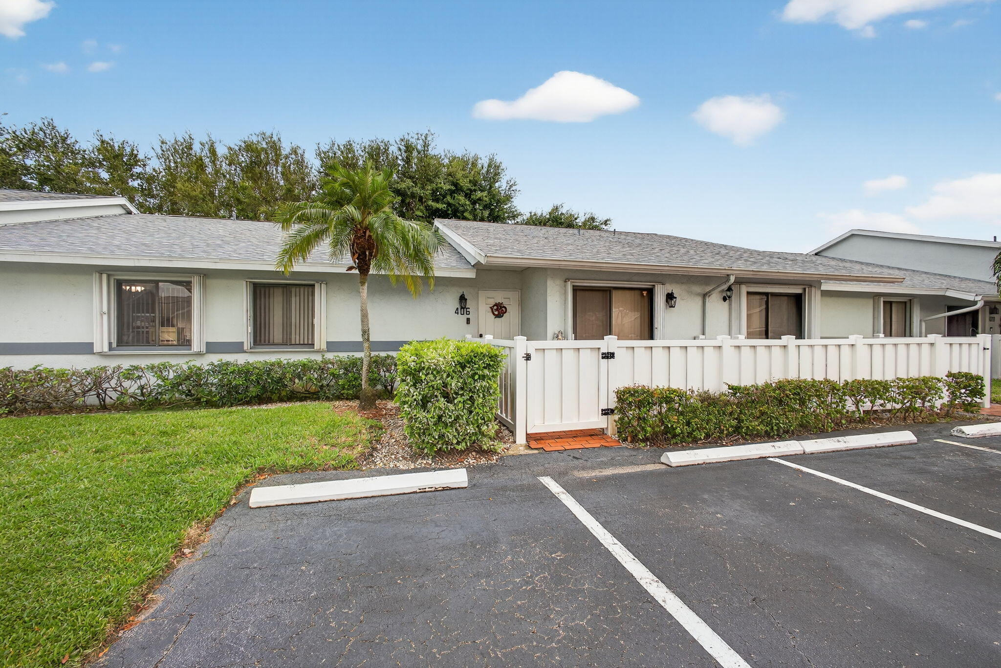 ARBOURS II OF THE PALM BEACHES CONDO - Residential