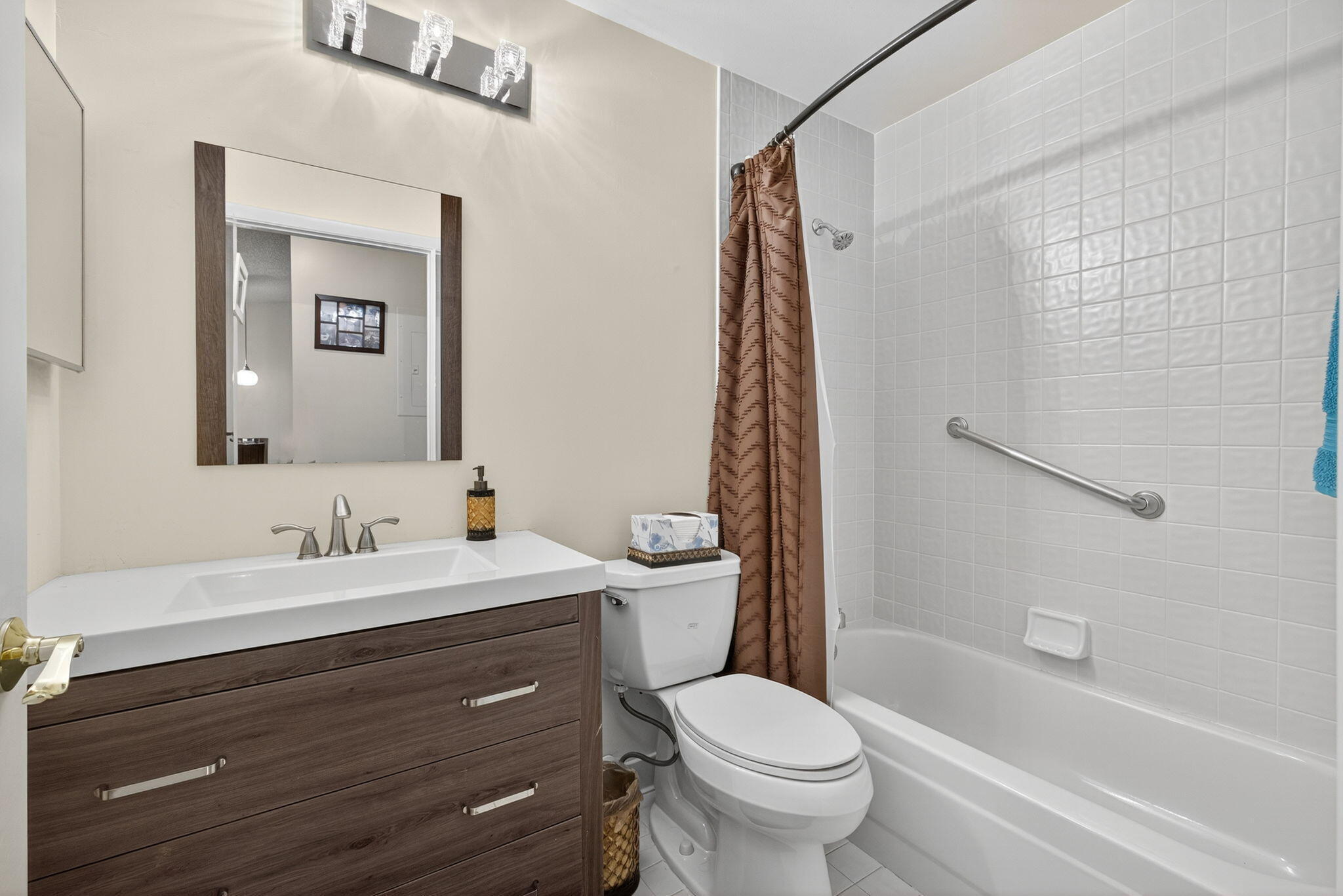 ARBOURS II OF THE PALM BEACHES CONDO - Residential