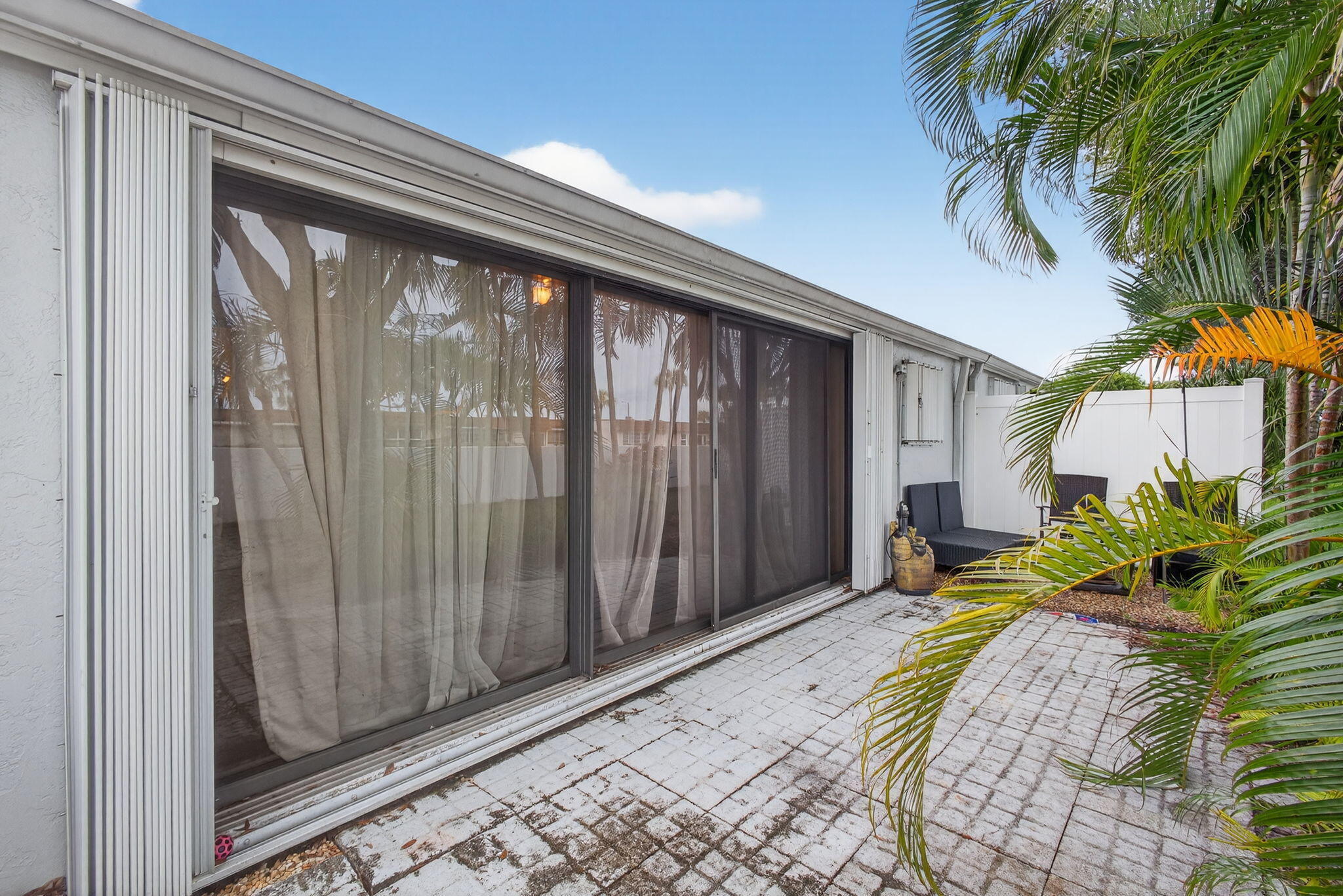 ARBOURS II OF THE PALM BEACHES CONDO - Residential