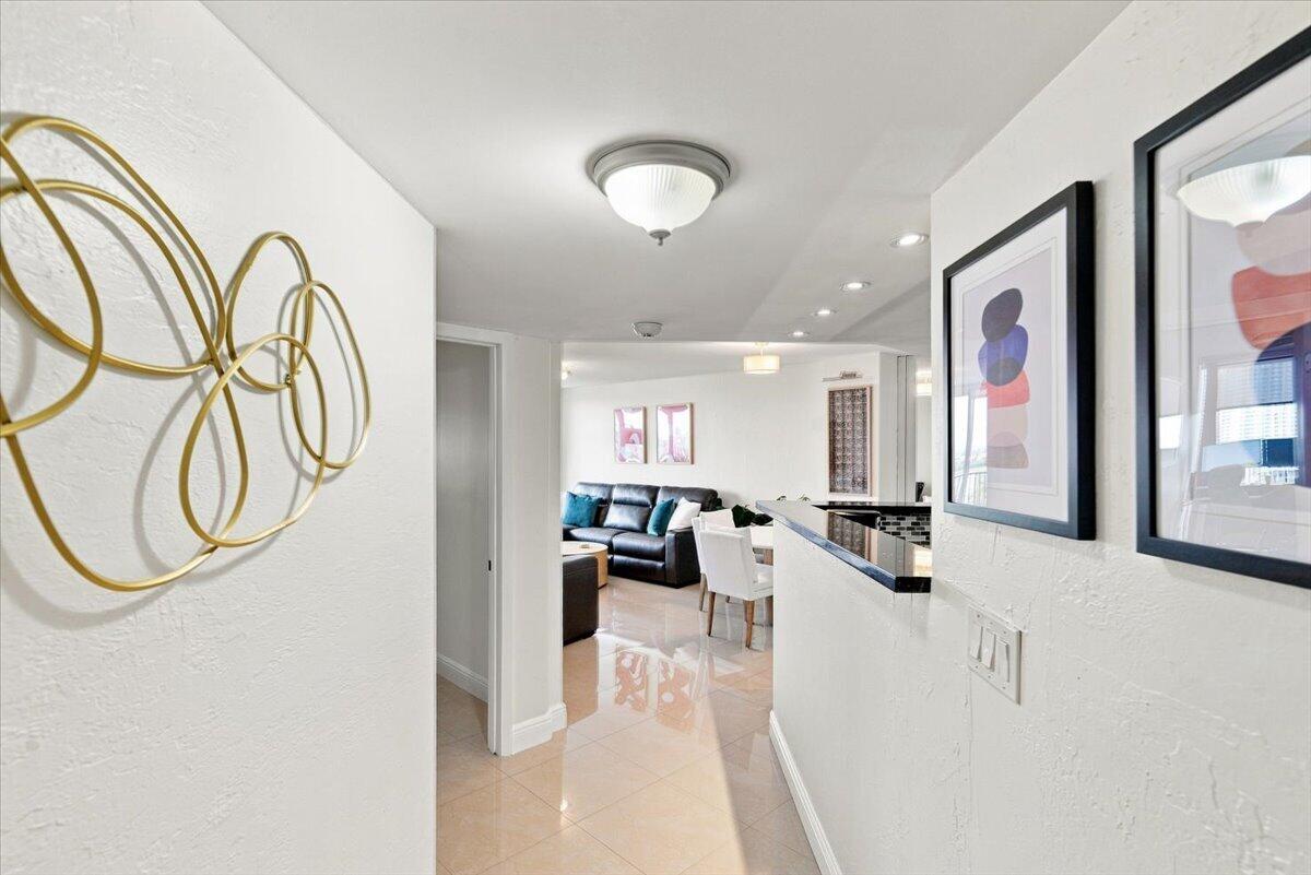 300 THREE ISLANDS Boulevard 312