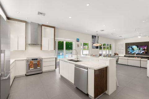 Tiny photo for 1254 NW 102nd Way, Coral Springs, FL 33071 (MLS # B26035717)