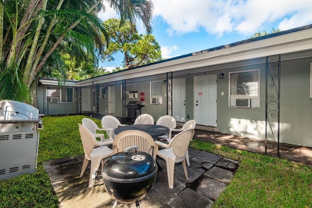 Photo of 1017 NE 14th Avenue, Fort Lauderdale, FL 33304 (MLS # F10545095)