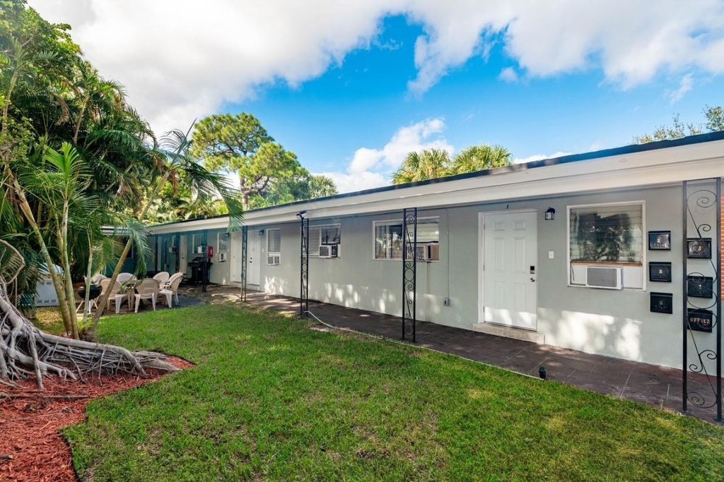 Photo of 1017 NE 14th Avenue, Fort Lauderdale, FL 33304 (MLS # F10545095)