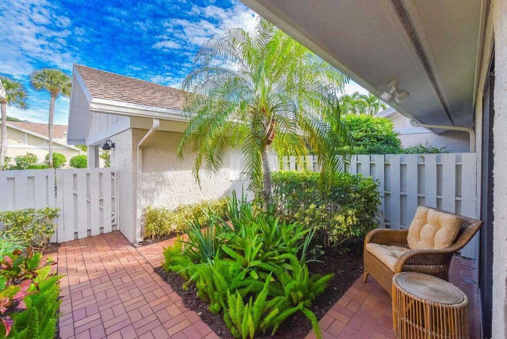 Photo of 17225 Fownes Cres, Jupiter, FL 33477 (MLS # R11140375)