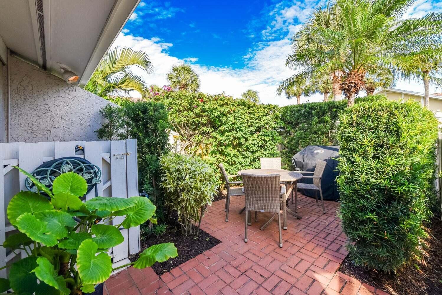 CAPE POINTE OF JONATHANS - Residential