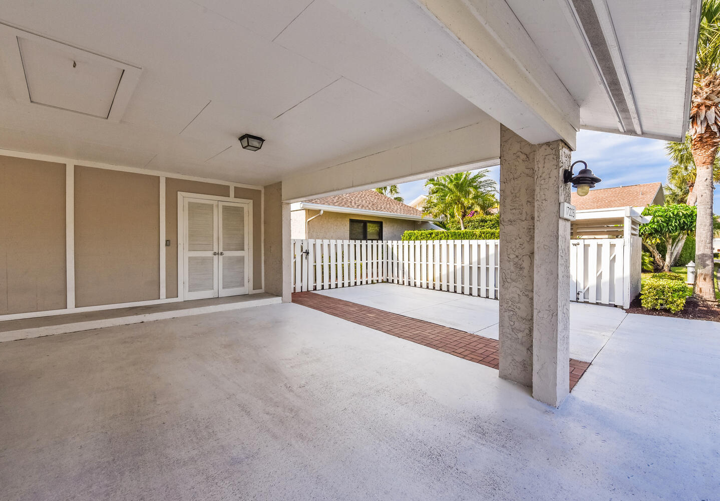 17225 Fownes Crescent