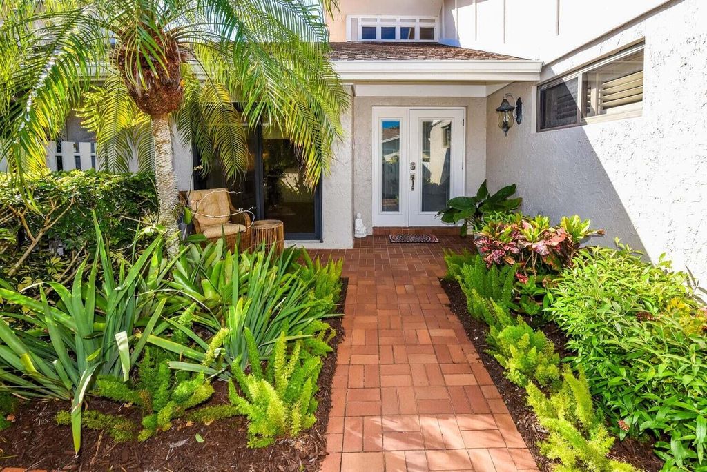 Photo of 17225 Fownes Cres, Jupiter, FL 33477 (MLS # R11140375)